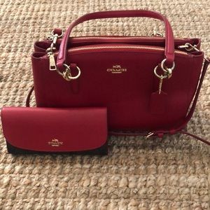 ⬇️ DROPPED Coach Leather Handbag with Wallet